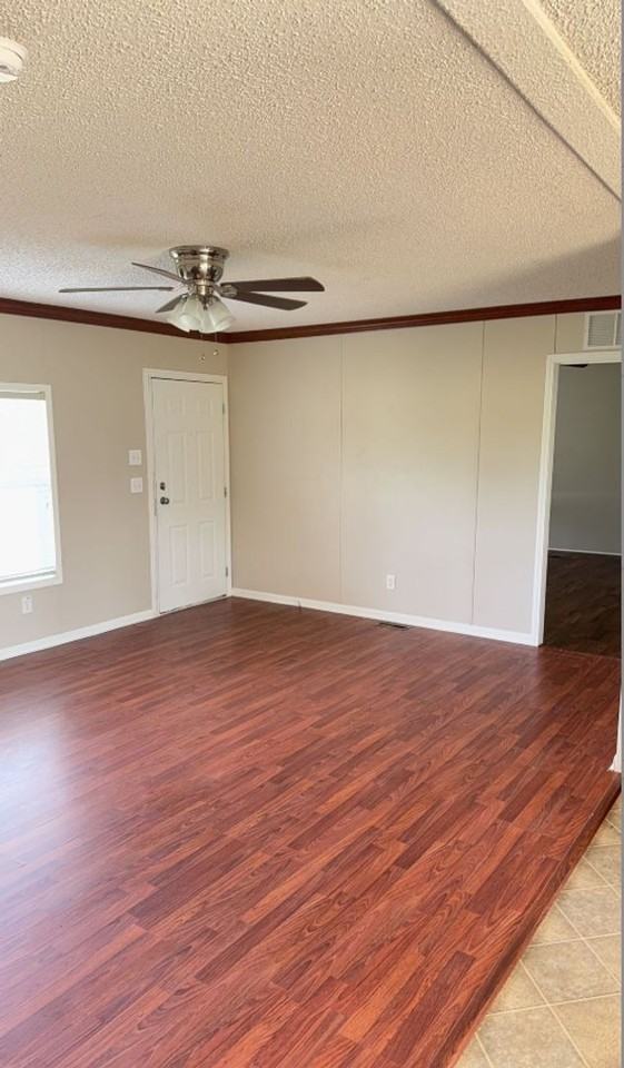 299 Tina St - Photo 4 of 9