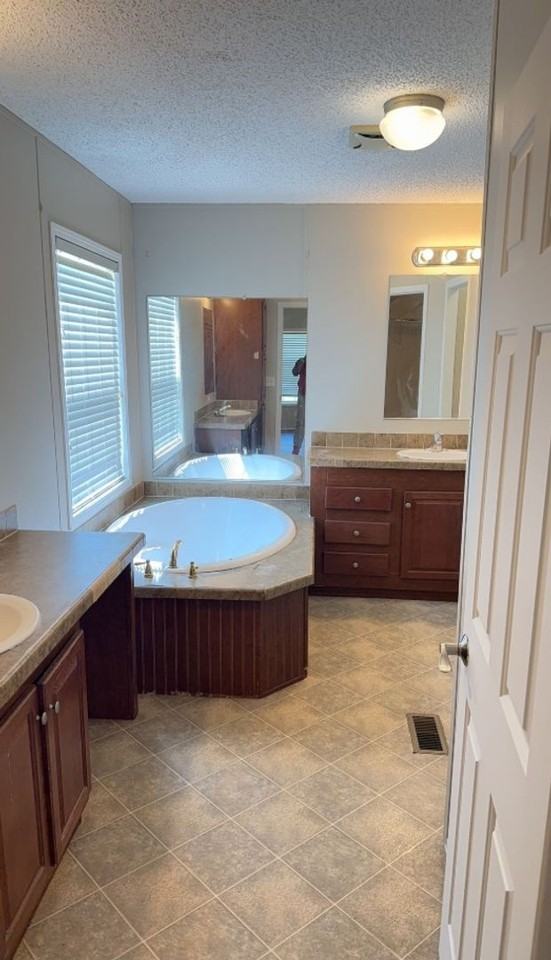 299 Tina St - Photo 7 of 9