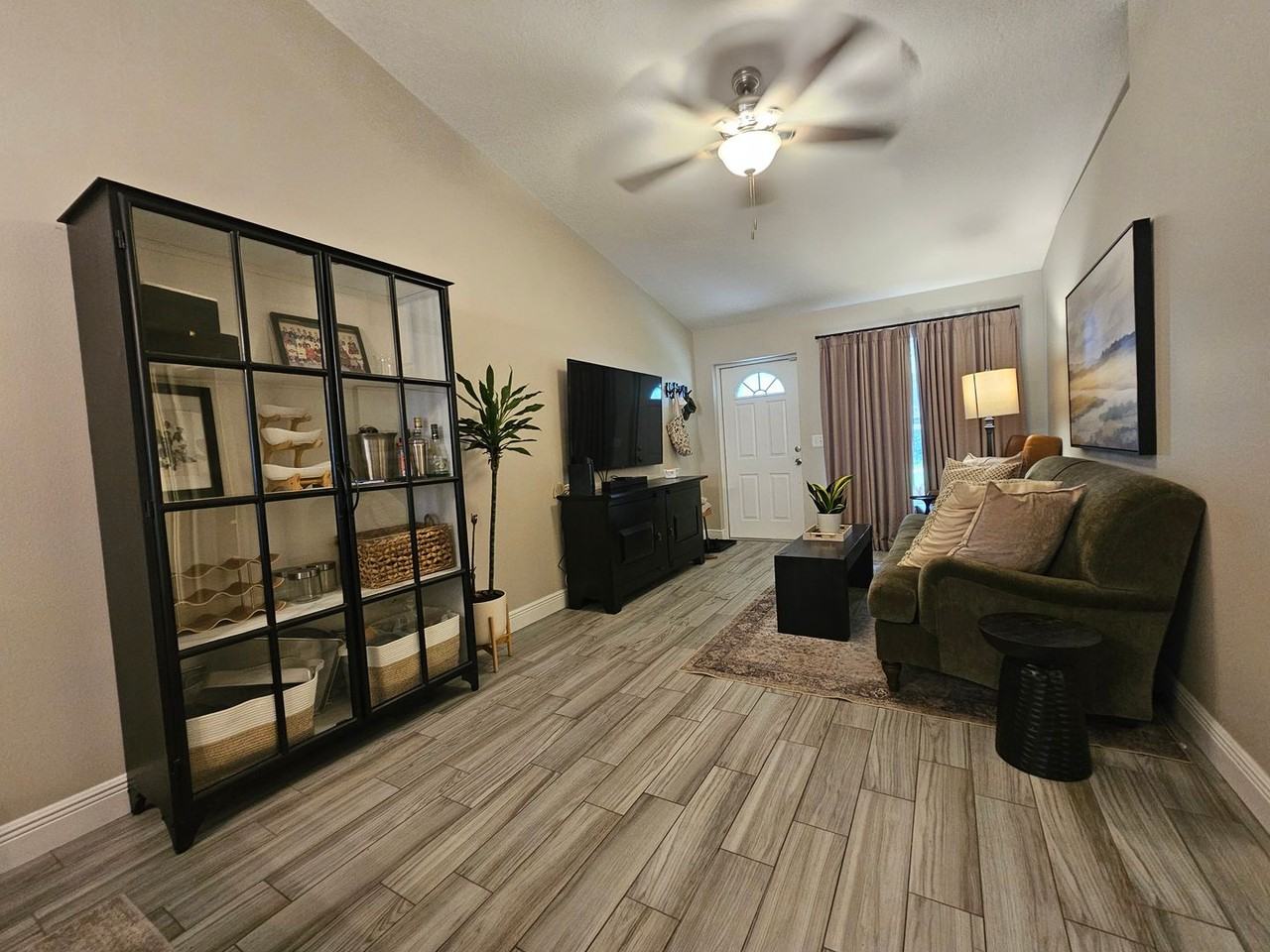 602 S Grand Hwy - Photo 4 of 31