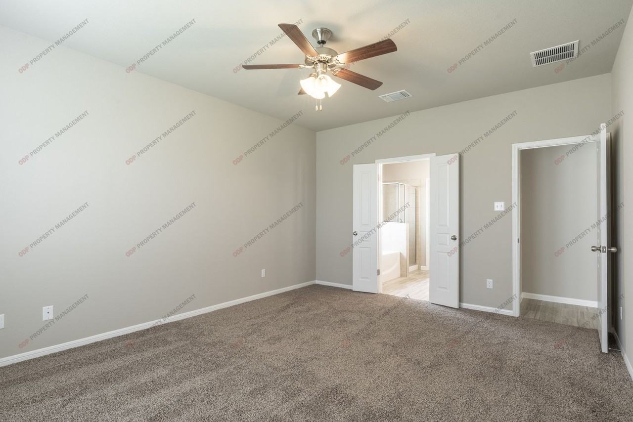 727 Cross Dr - Photo 7 of 18