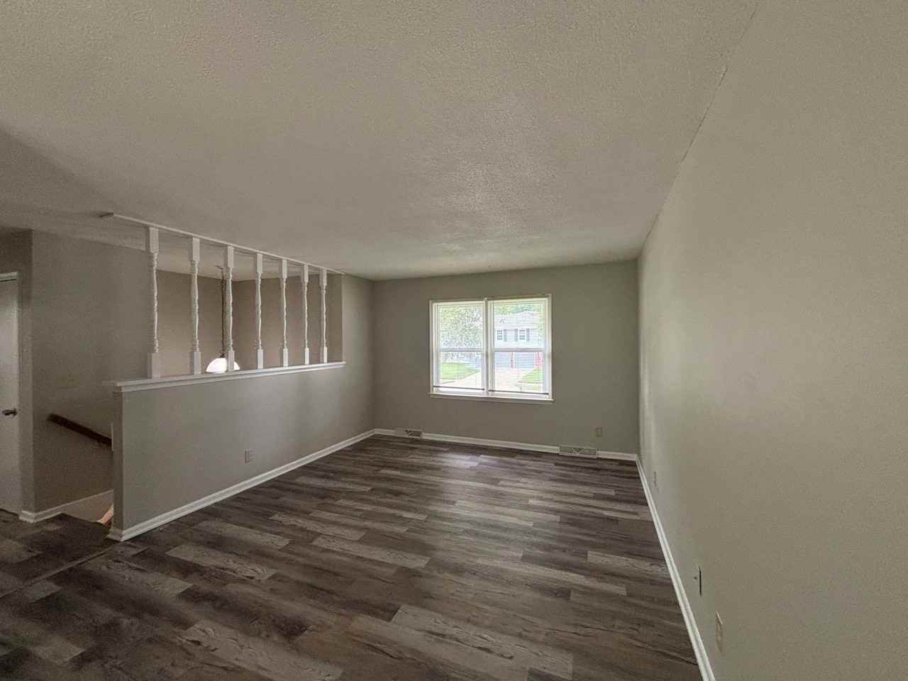 6928 Nw 76th Pl - Photo 2 of 12