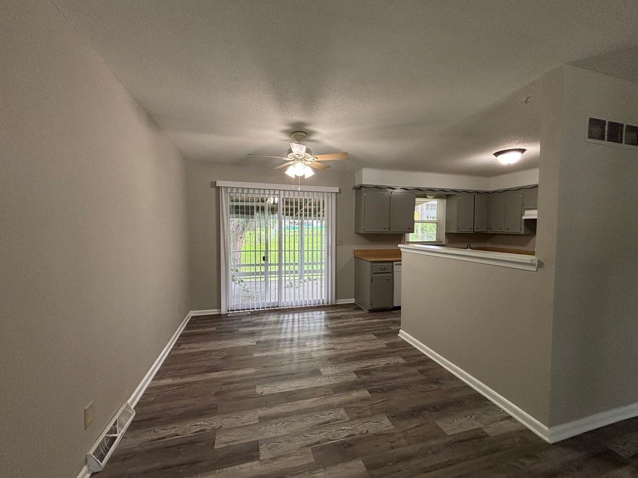 6928 Nw 76th Pl - Photo 3 of 12