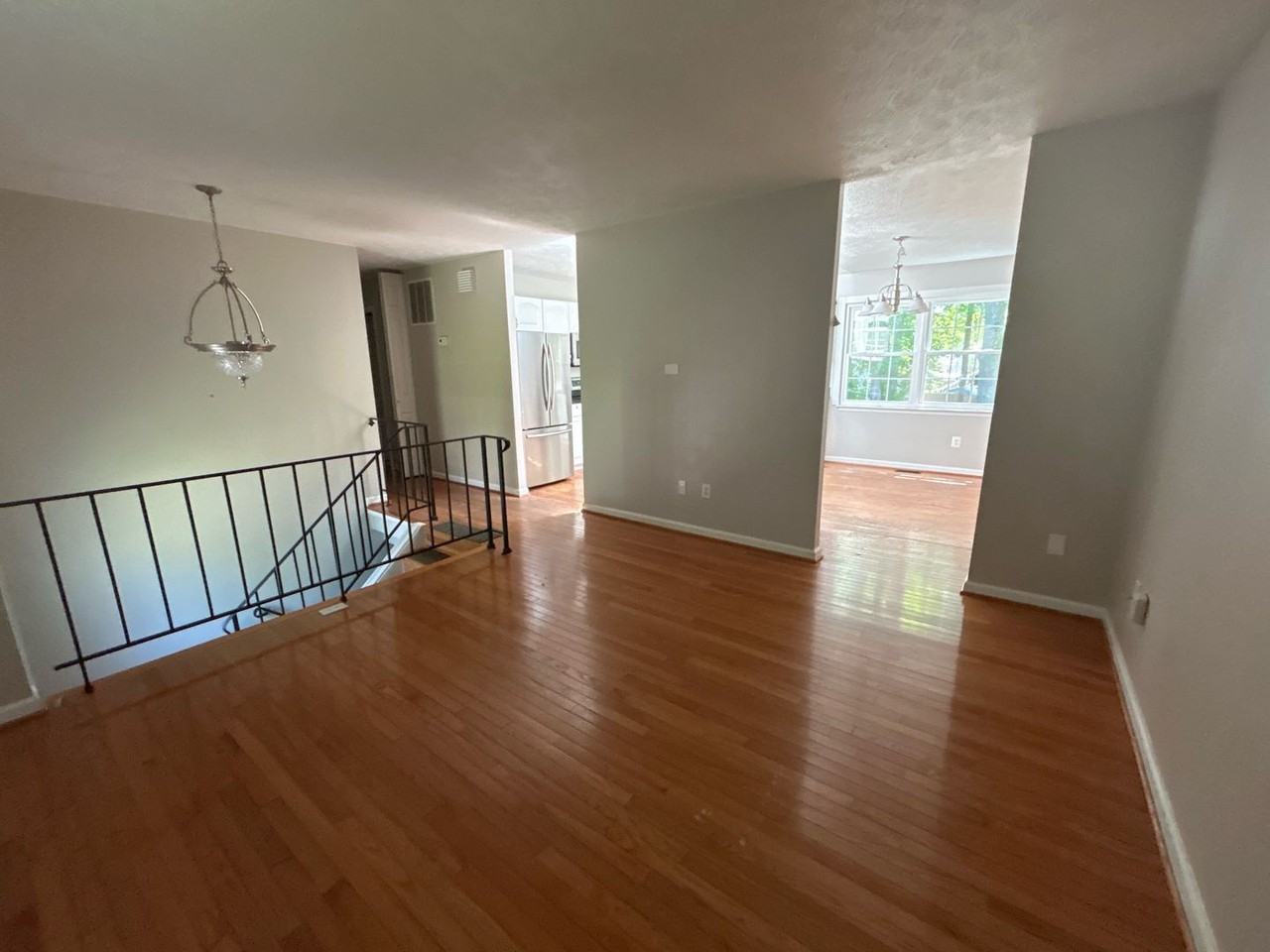 1239 Fairfax Ave - Photo 2 of 16