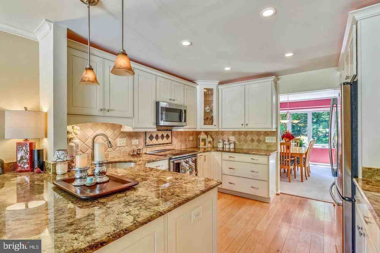 11627 Chapel Cross Way - Photo 5 of 36