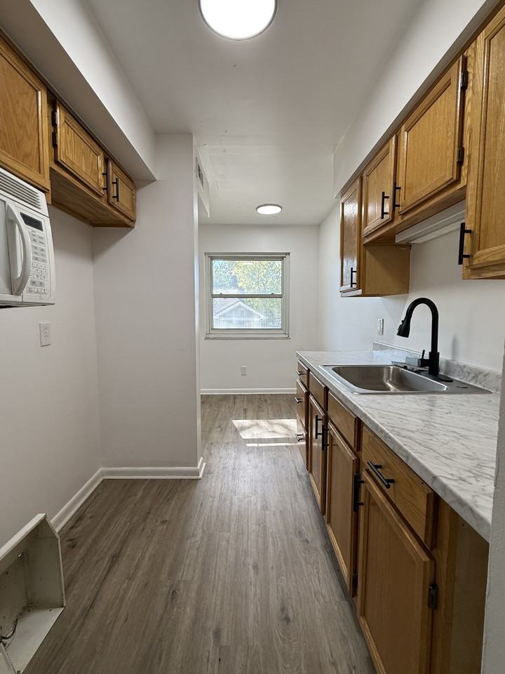 619 Willow Street - Photo 3 of 9