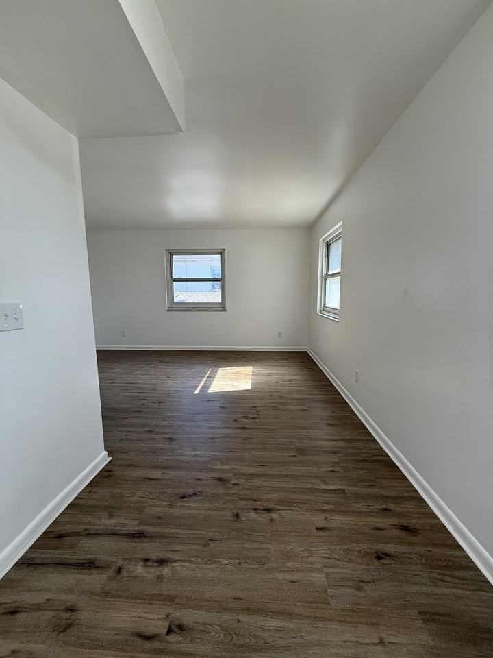 619 Willow Street - Photo 4 of 9