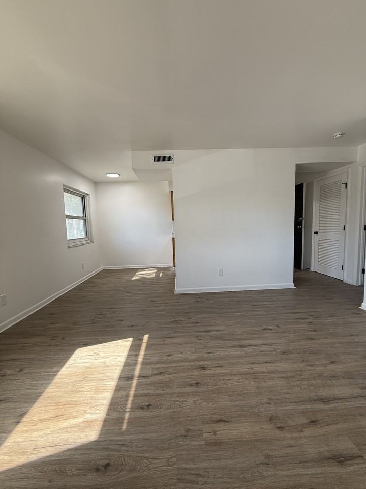 619 Willow Street - Photo 5 of 9