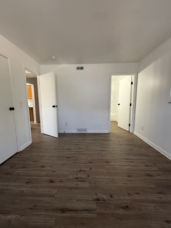 619 Willow Street - Photo 6 of 9