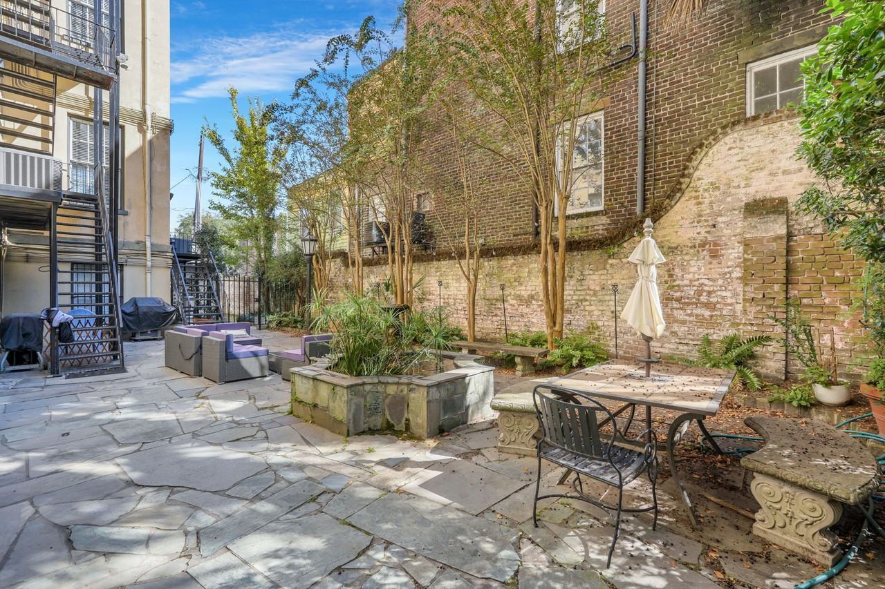 112 East Harris Street - Photo 7 of 32