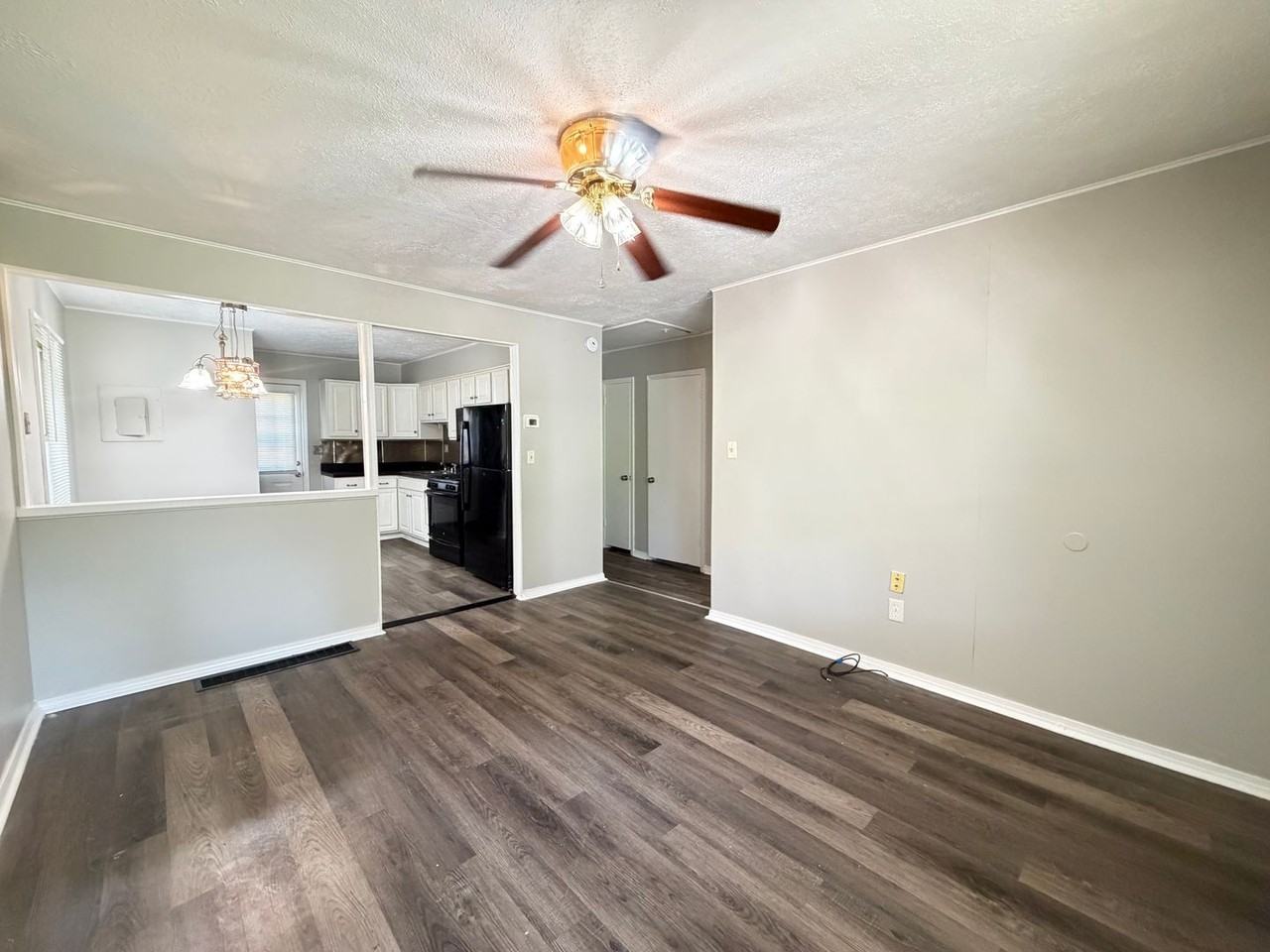 4111 Locust Ave - Photo 3 of 15
