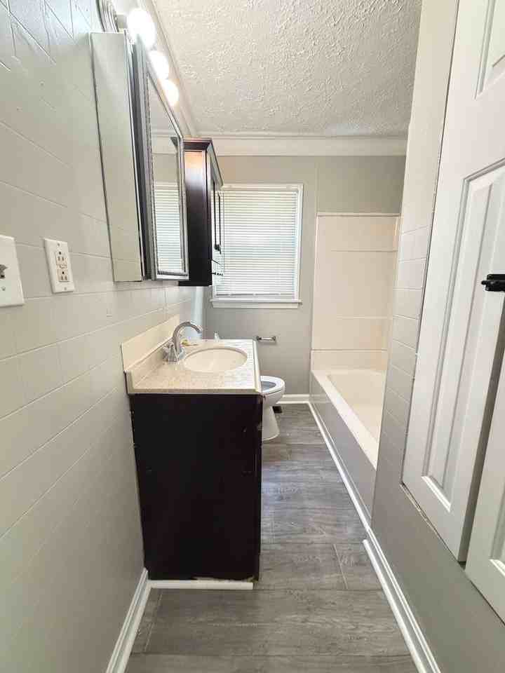 4111 Locust Ave - Photo 6 of 15