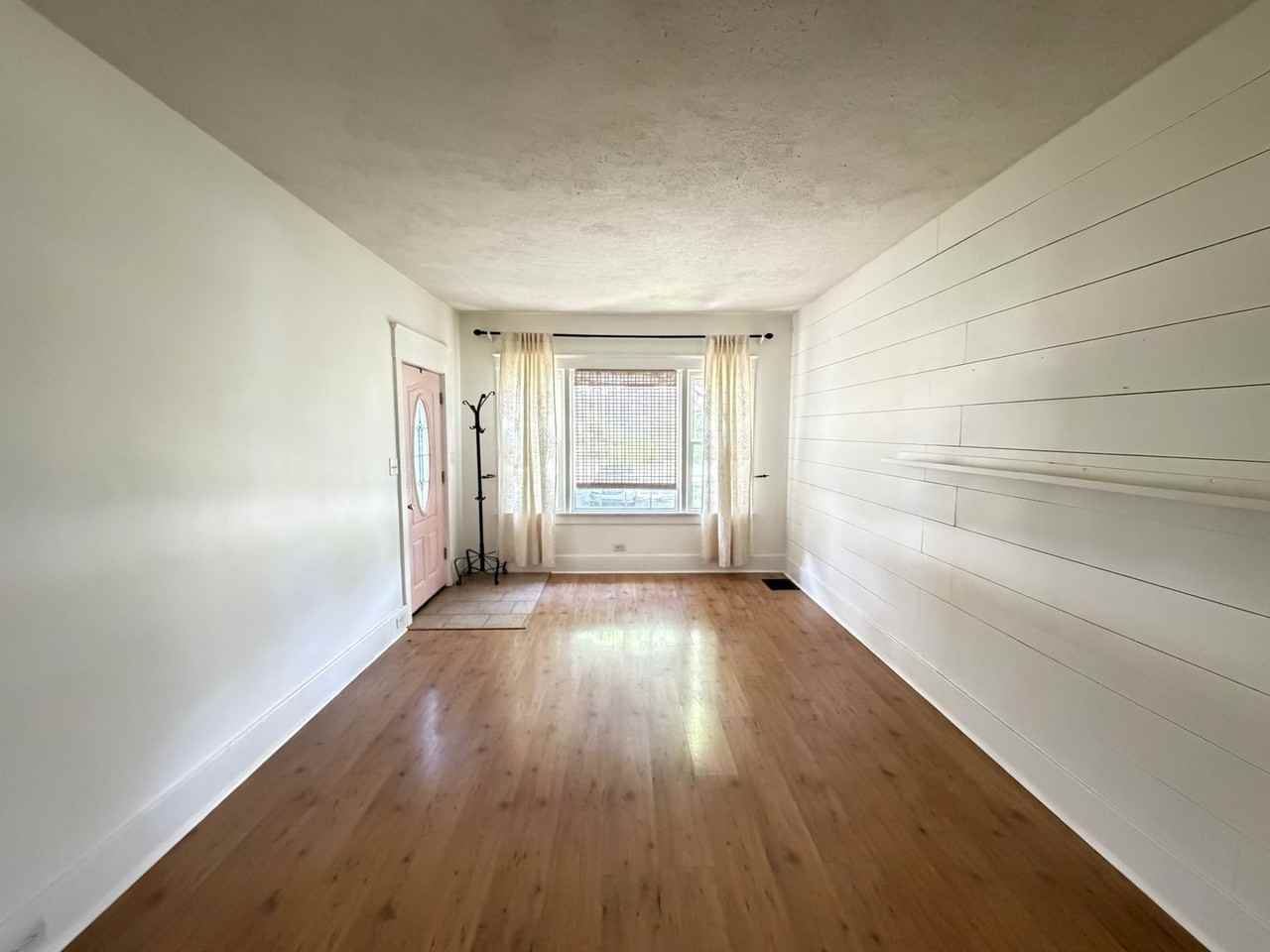 1739 Speed Ave - Photo 2 of 21