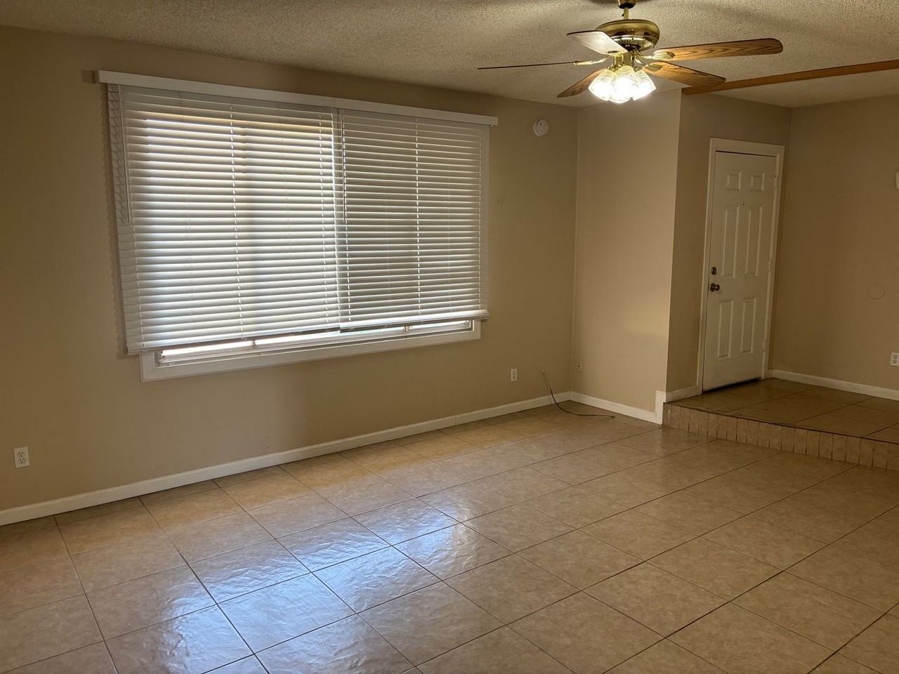 5220 N 68th Ave - Photo 2 of 14