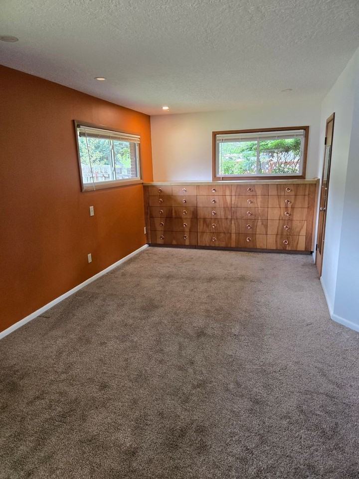 11440 Ne Morris St - Photo 5 of 31