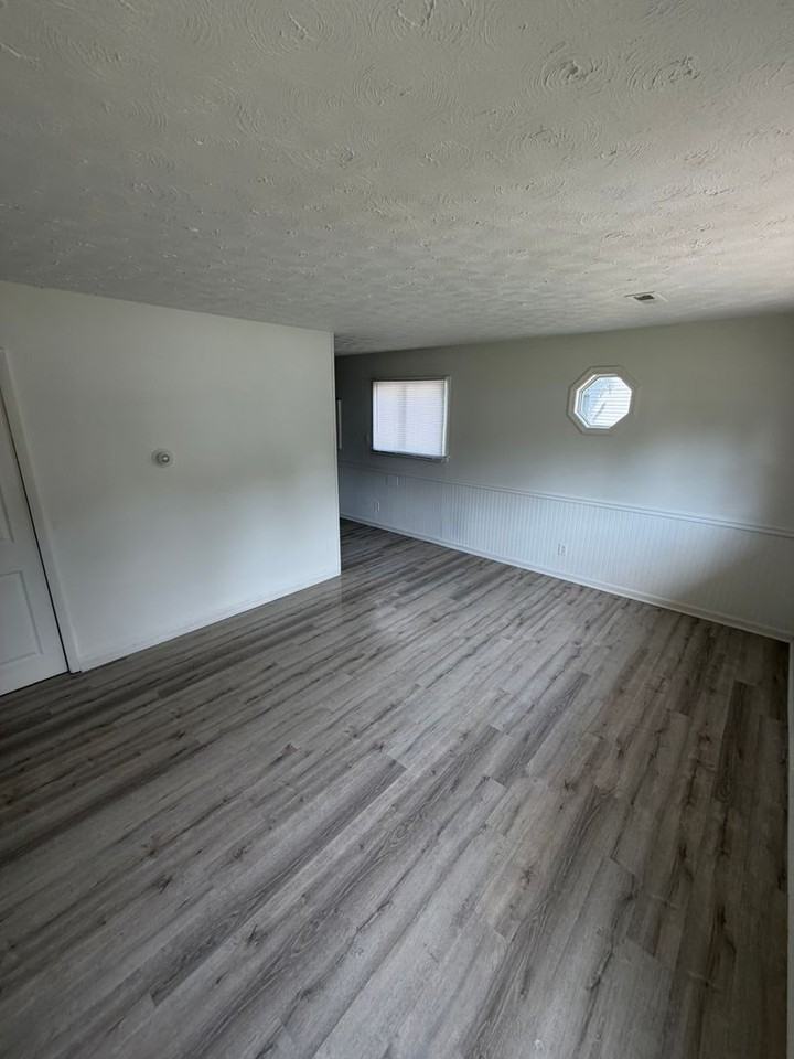3241 Buckner St - Photo 2 of 8