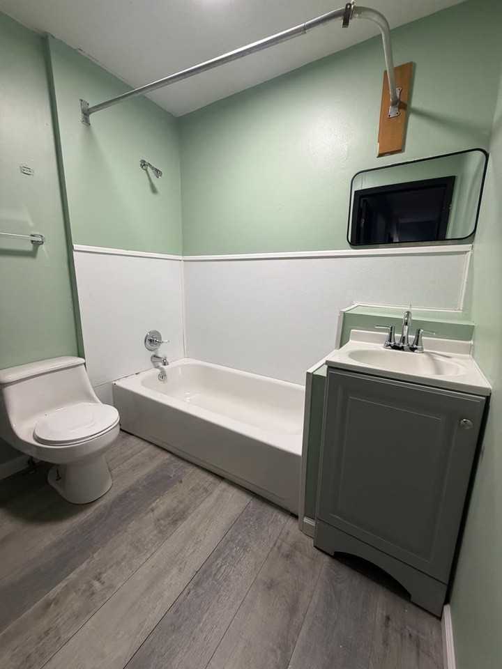 1534 7th St - Photo 4 of 12