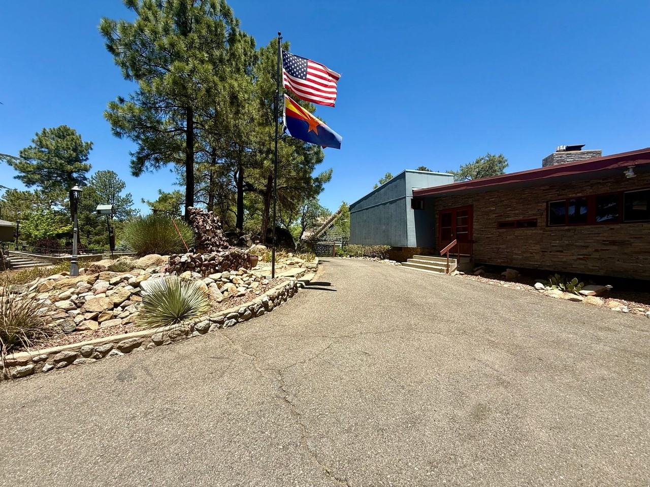515 Sierra Prieta Dr - Photo 3 of 20