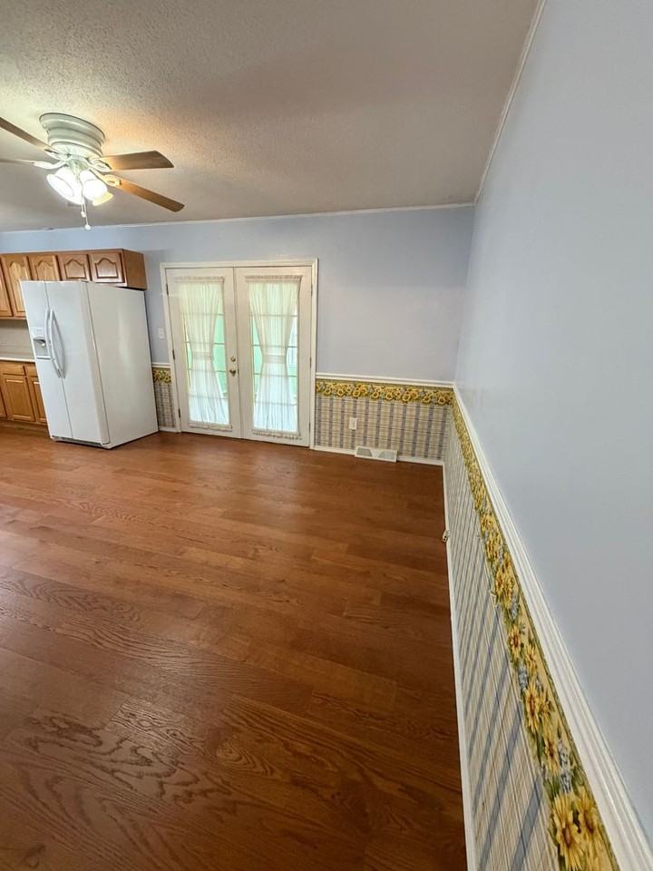 412 S Duke Ave - Photo 5 of 30
