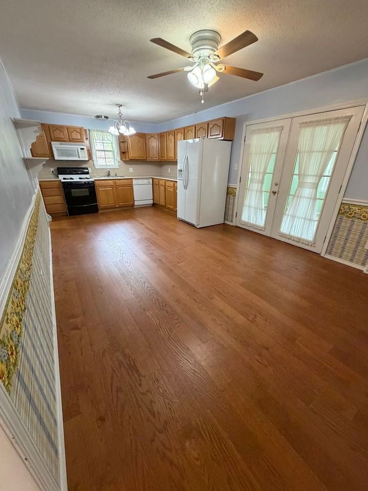 412 S Duke Ave - Photo 6 of 30