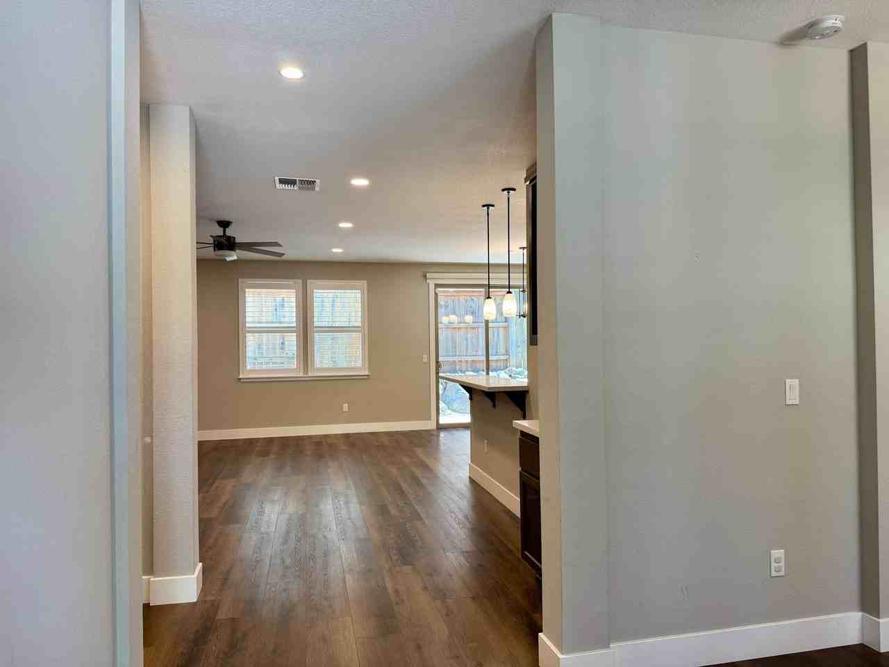 135 Timberwood Dr - Photo 4 of 43