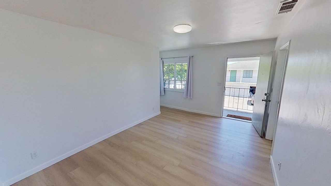 2839 State St - Photo 4 of 23
