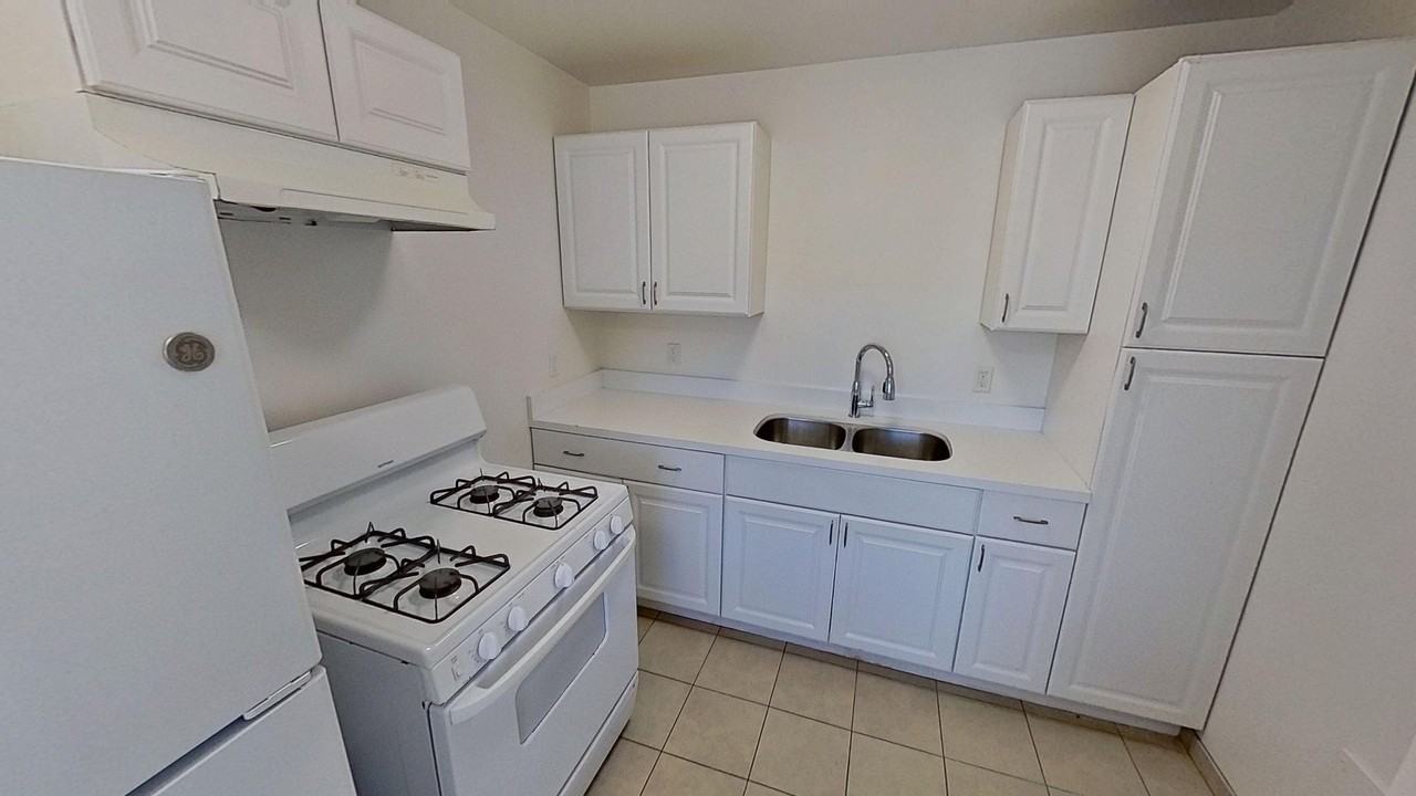 2839 State St - Photo 7 of 23