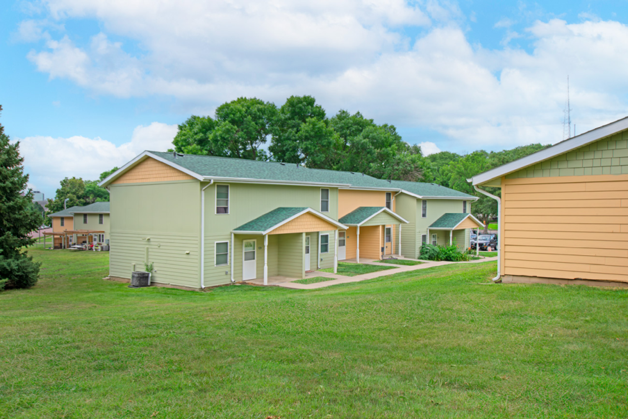 Town View Apartments - Photo 2 of 4