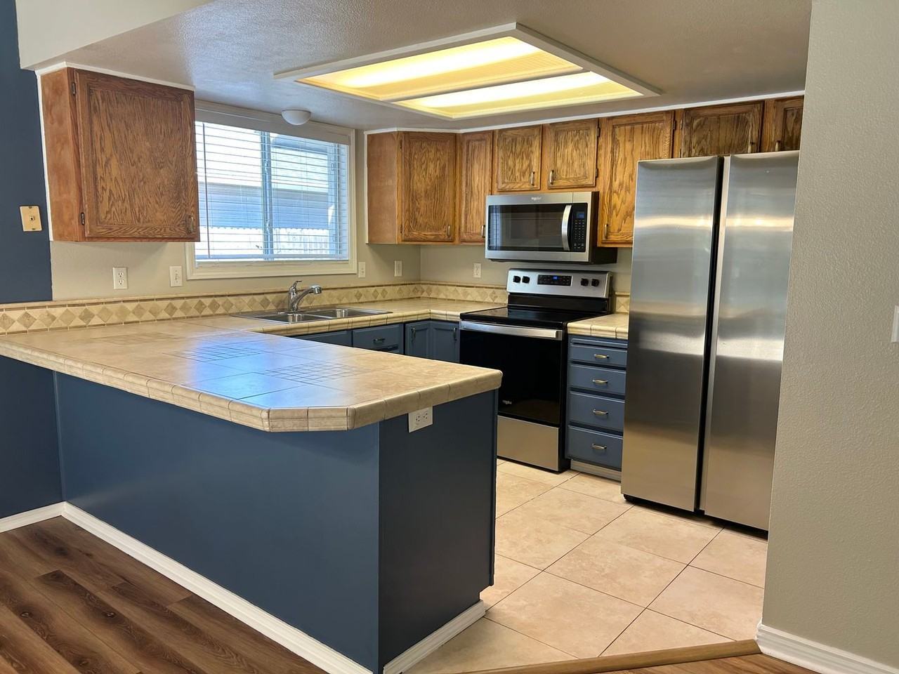 1685 Nw 13th Ave - Photo 5 of 21