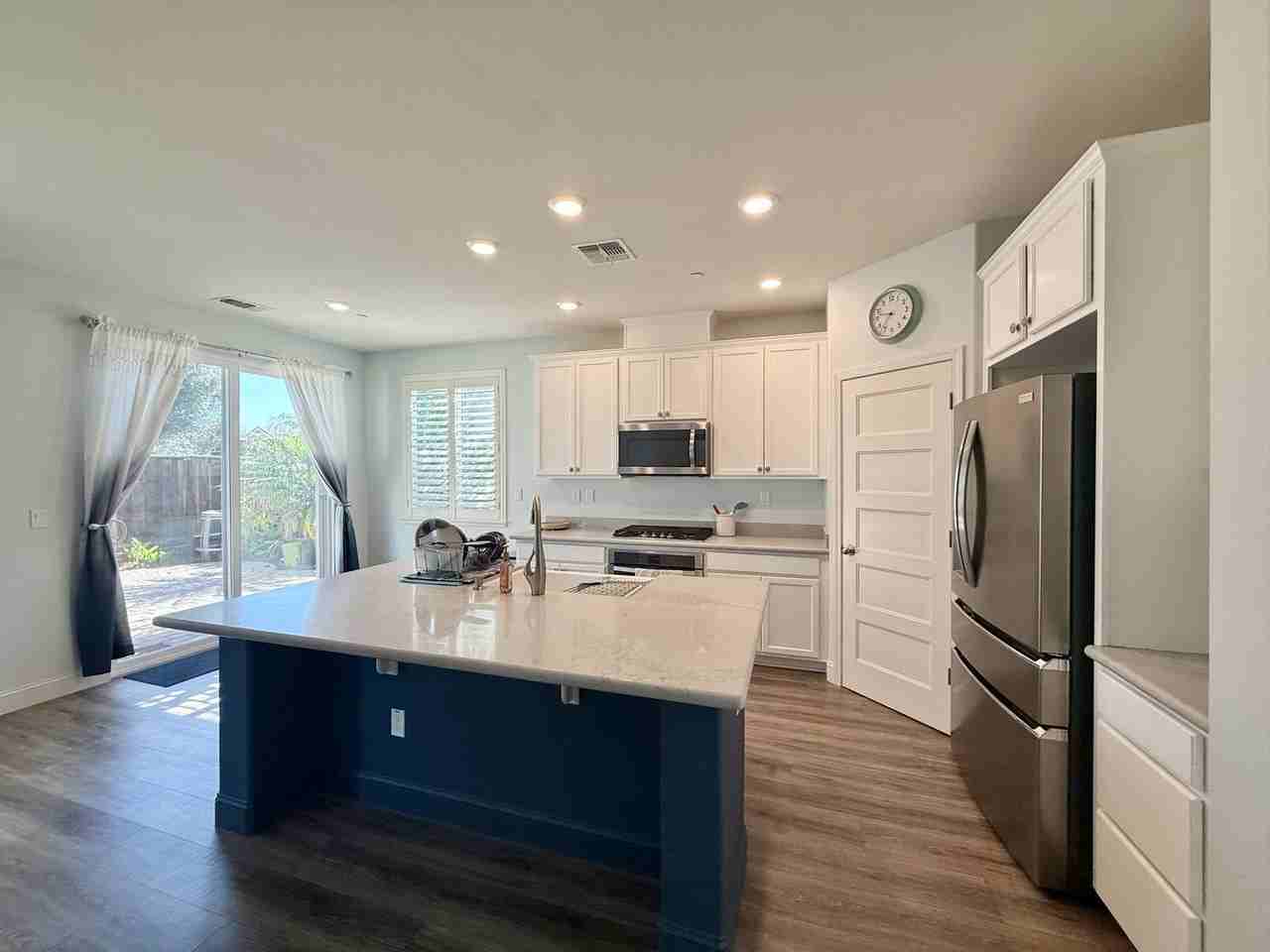 1248 Steinbeck Dr - Photo 3 of 12