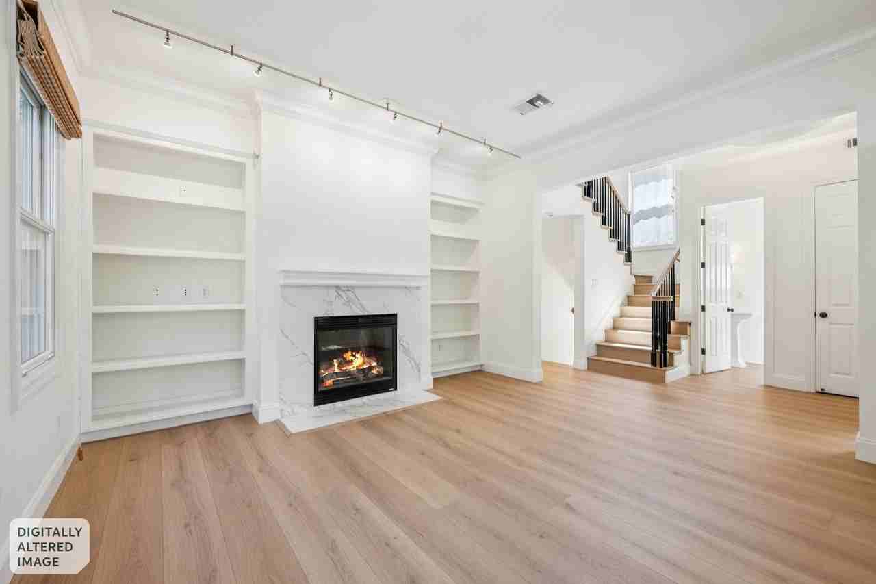 909 Ramona St - Photo 4 of 28