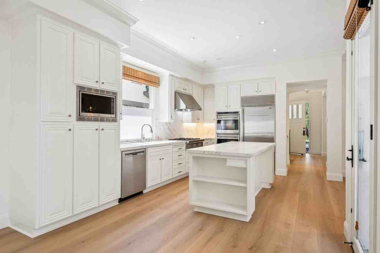 909 Ramona St - Photo 7 of 28