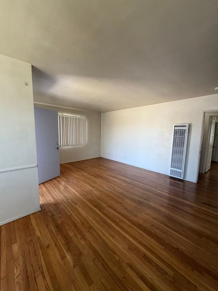 14752 S Budlong Ave - Photo 3 of 13