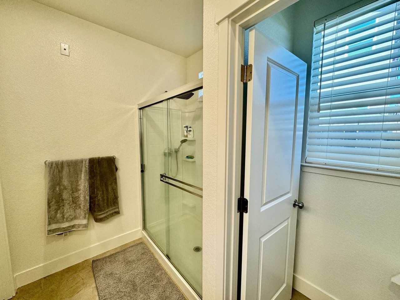 1121 Pearl Dr - Photo 5 of 11