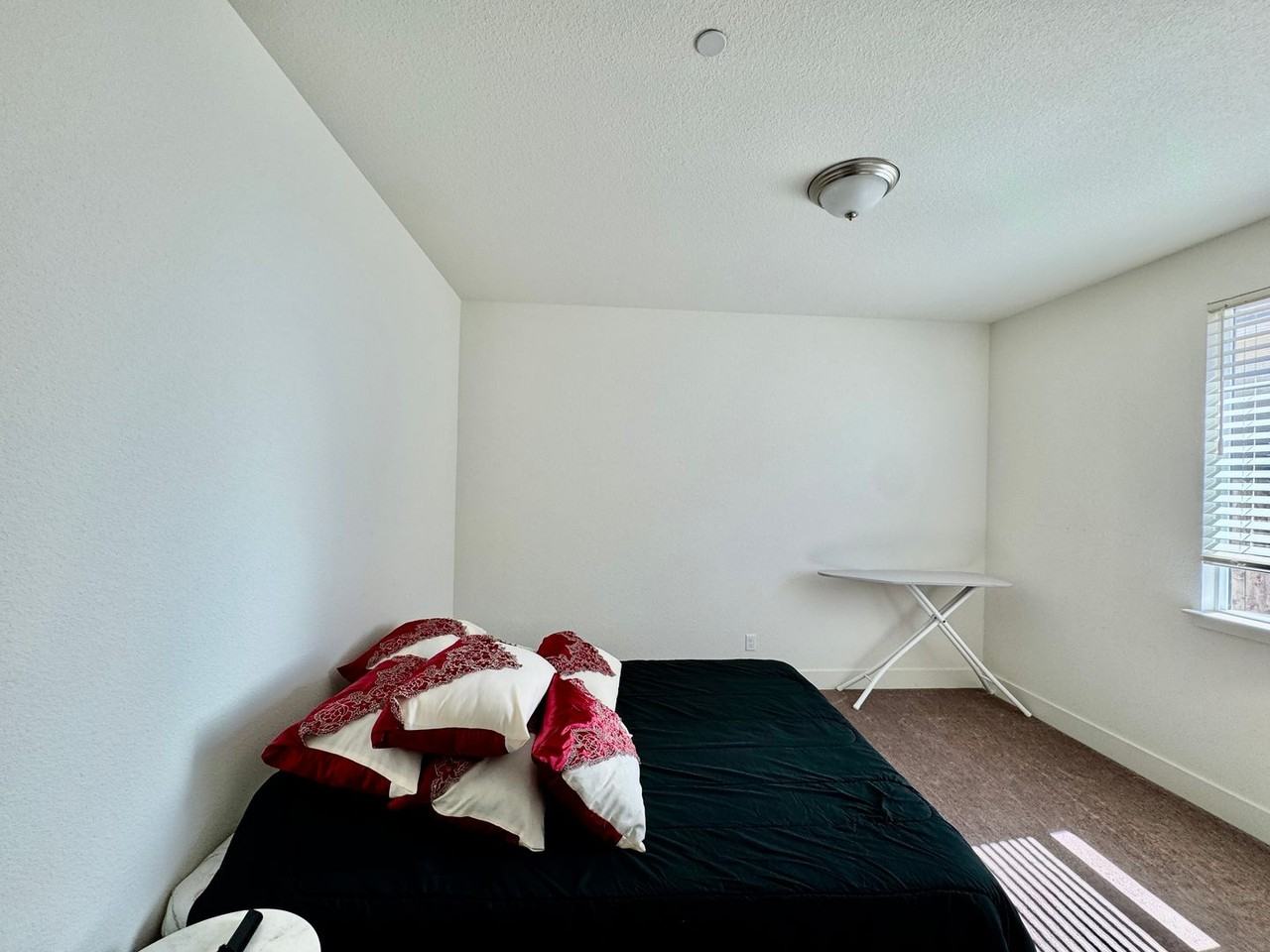 1121 Pearl Dr - Photo 7 of 11