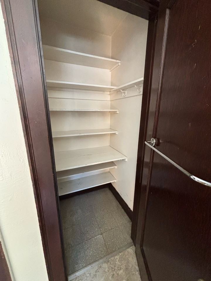 1819 West 1st Street - Photo 4 of 10