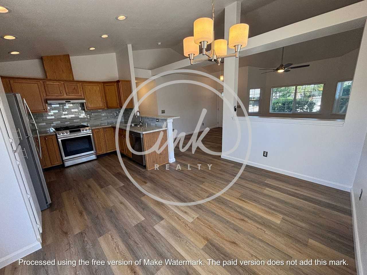 1327 E Marion Russell Dr - Photo 3 of 11