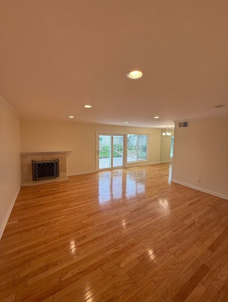 23350 Keswick St - Photo 6 of 30