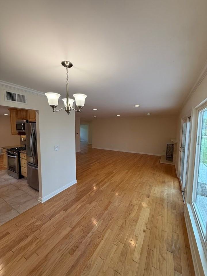 23350 Keswick St - Photo 7 of 30
