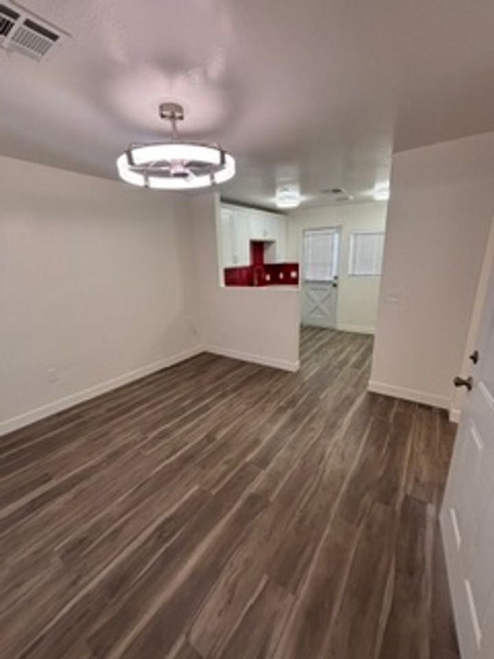 502 E Cody Dr - Photo 6 of 34