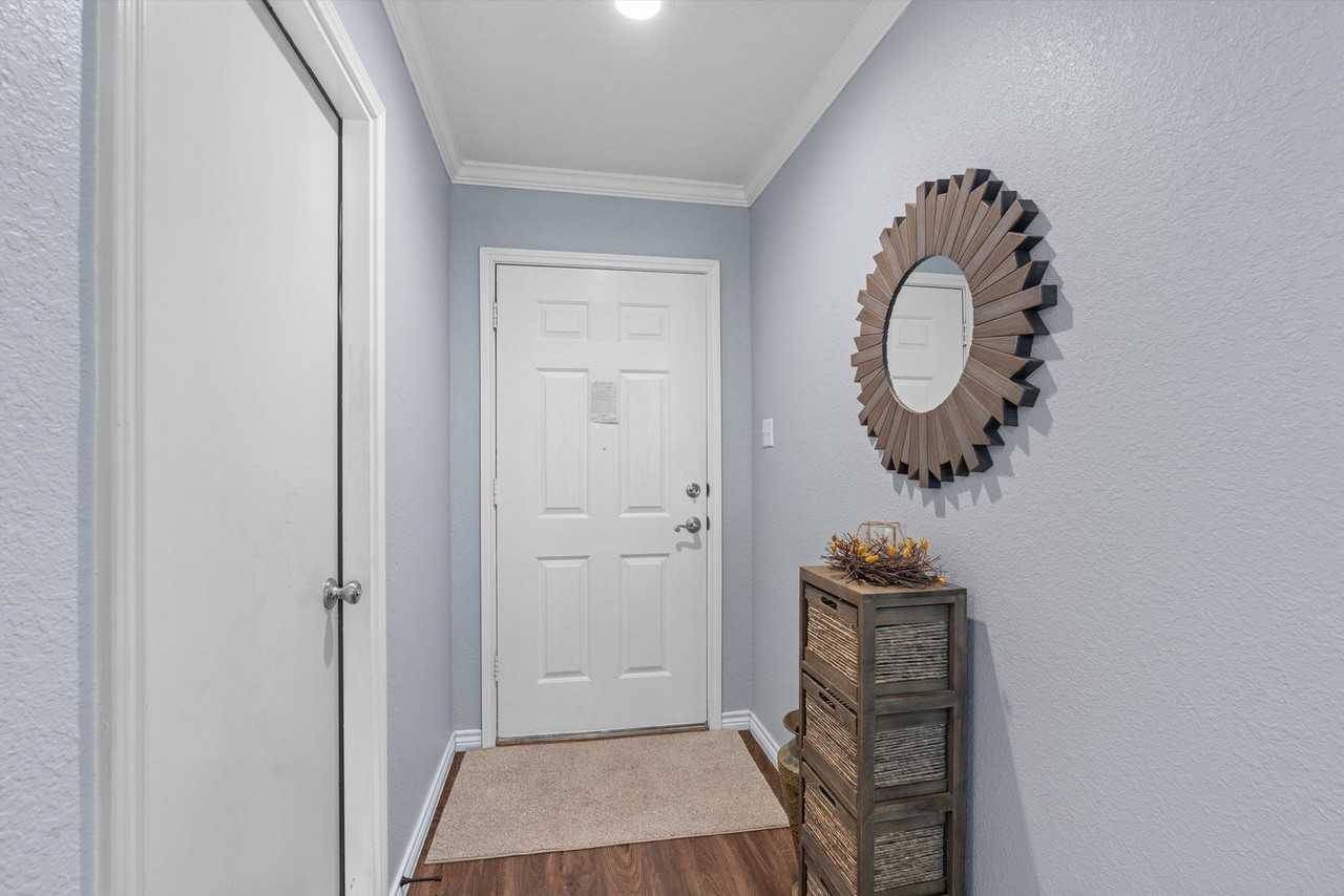 226 Claris Ln - Photo 3 of 32