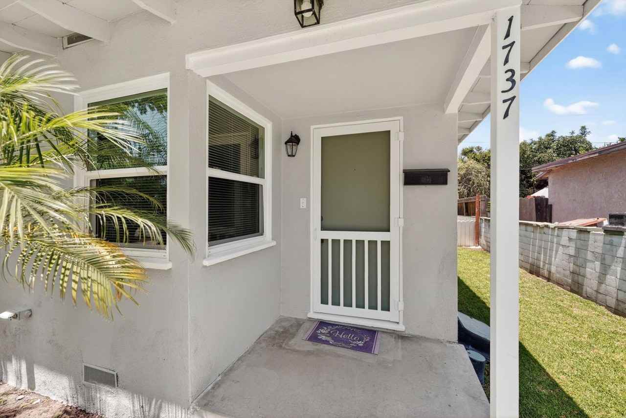 1737 W Jacaranda Pl - Photo 4 of 27