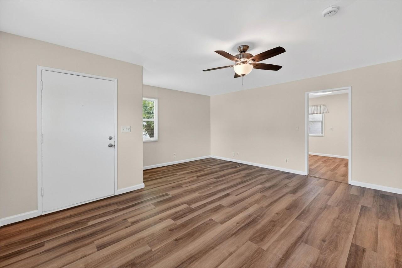 1737 W Jacaranda Pl - Photo 6 of 27