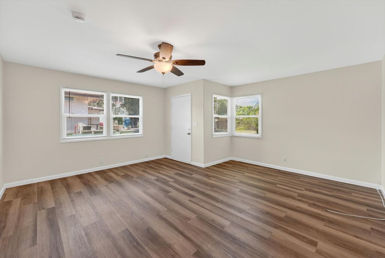 1737 W Jacaranda Pl - Photo 7 of 27