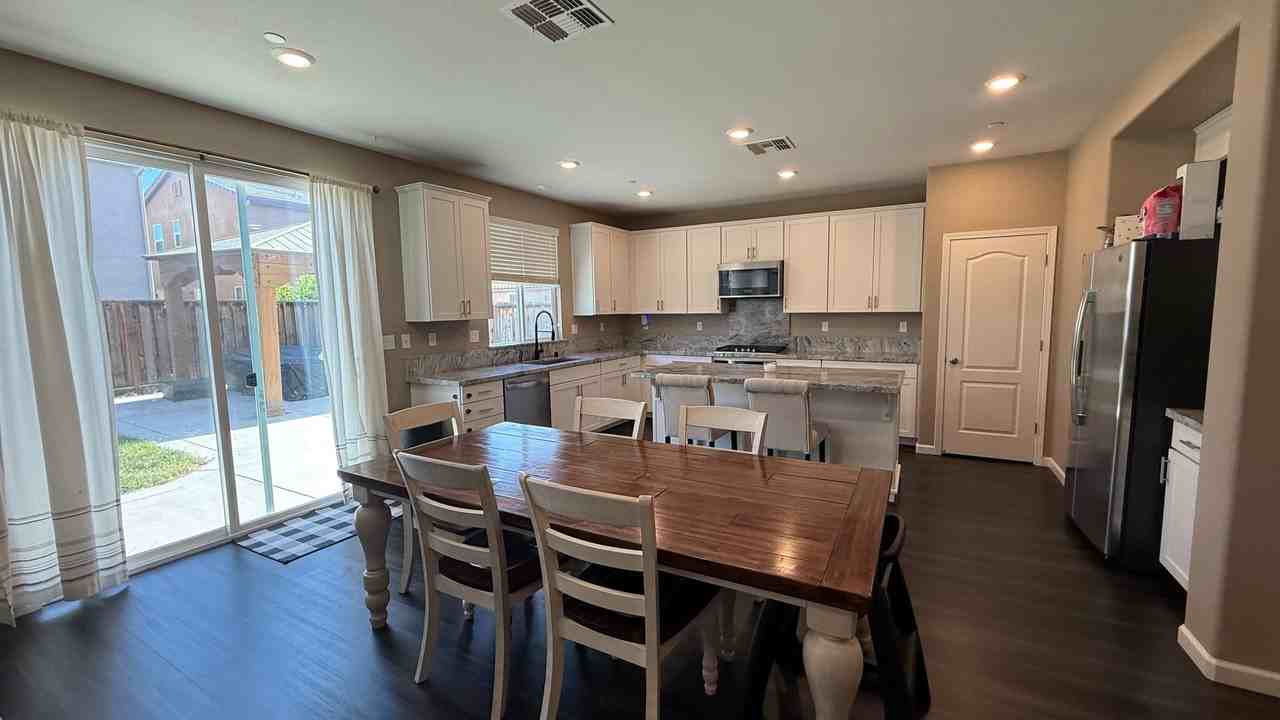 756 Mojave Way - Photo 4 of 19