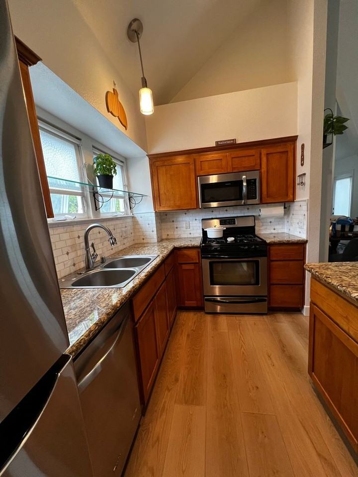 121 Blaine St #B - Photo 4 of 23