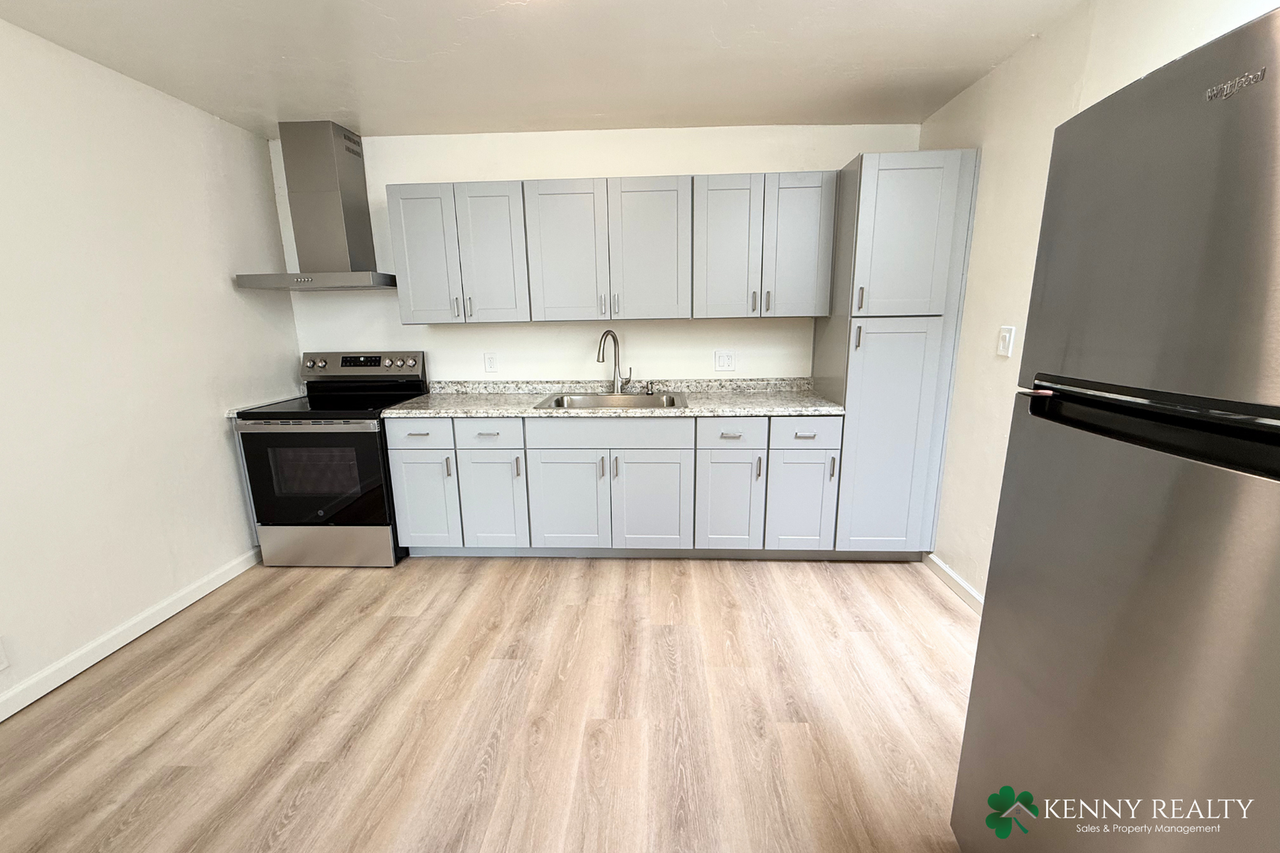 840 Templeton Ave - Photo 7 of 27