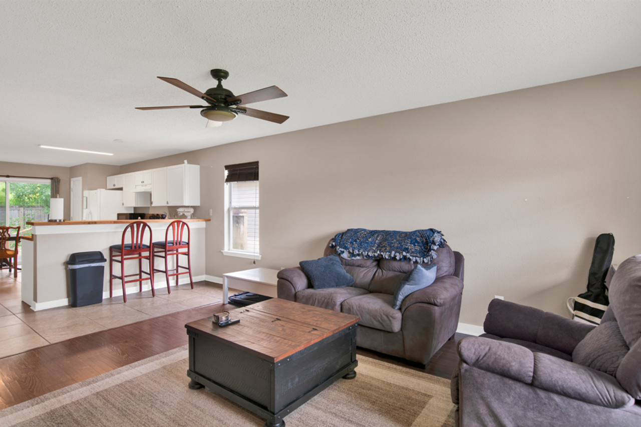 1059 Antigua Cir - Photo 5 of 21