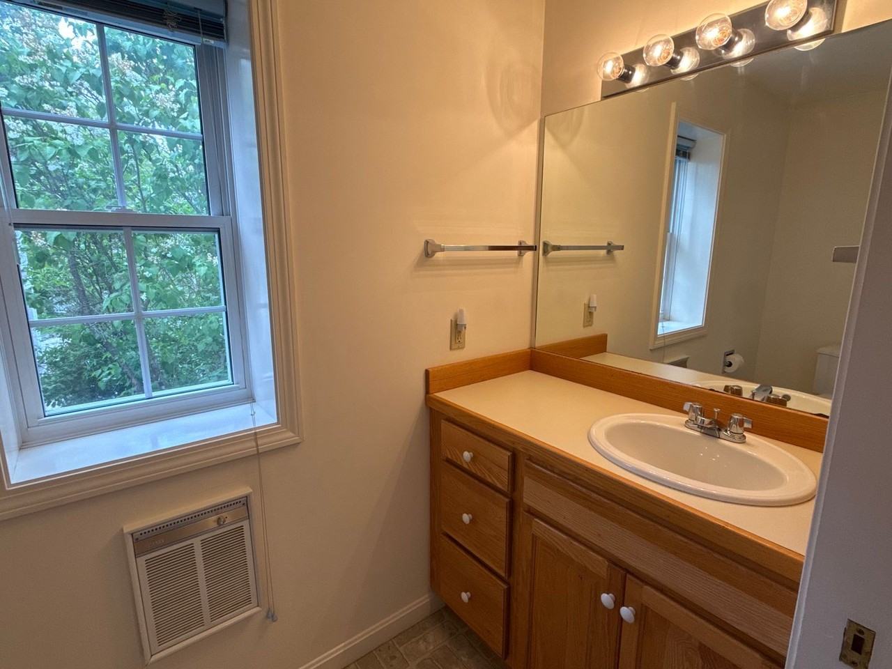 109 Main St - Photo 7 of 22