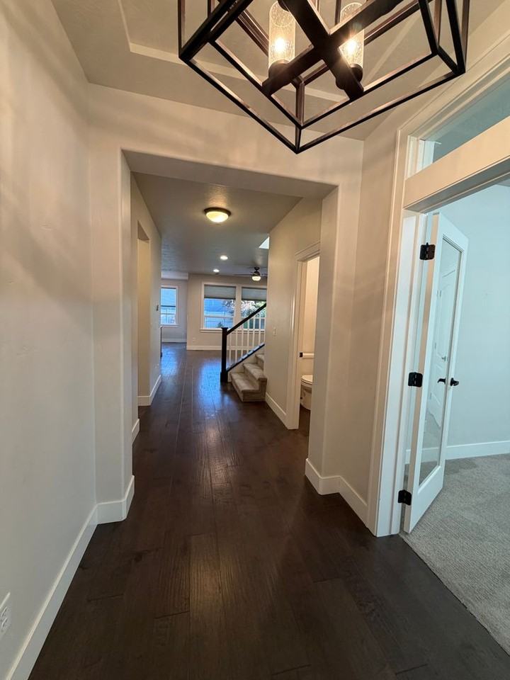 2517 E Ashlar Dr - Photo 3 of 33