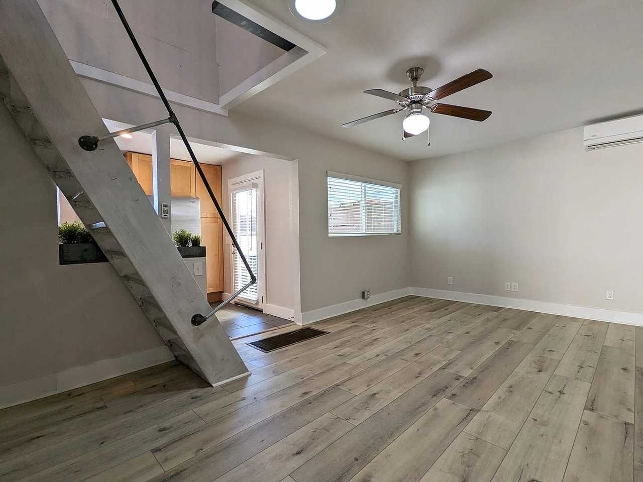 4321 1/2 Louisiana St - Photo 2 of 11